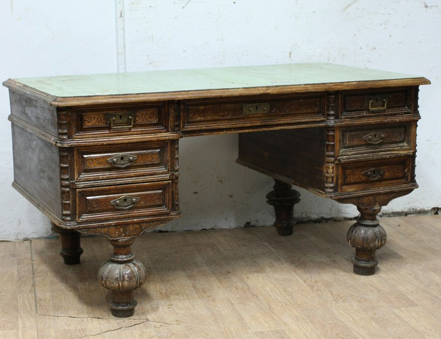 Старинный письменный стол бюро