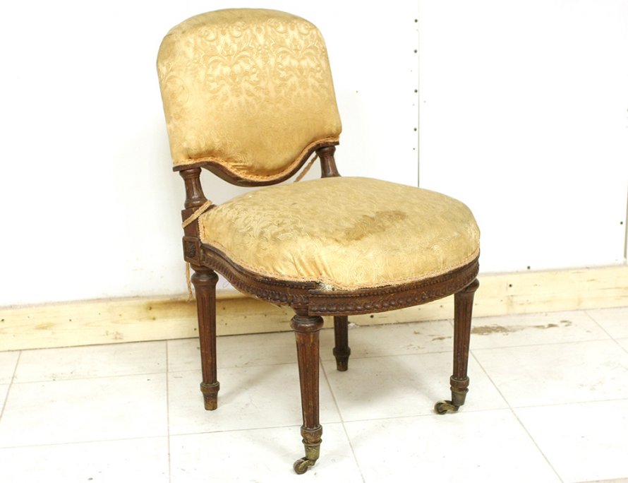Старинный дамский стул