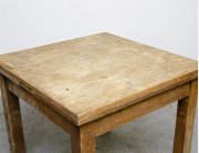 Старинной раскладной обеденный стол