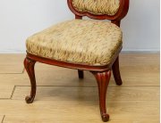 Антикварный стул в стиле рококо