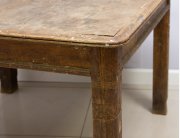 Старинный дубовый обеденный стол с резьбой