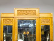 Антикварный платяной шкаф фабрики Мельцера, груша