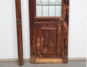 Старинная дверь с витражом