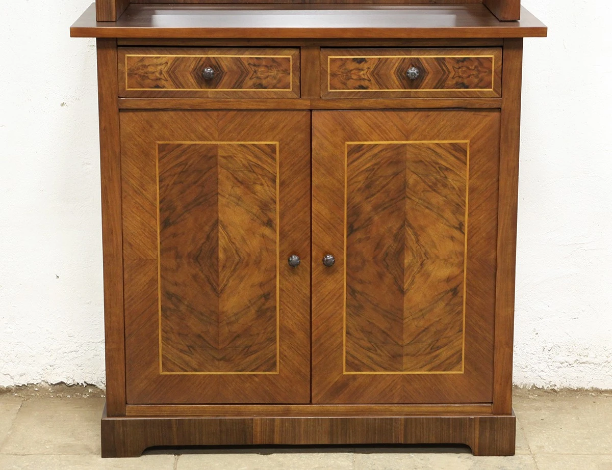 Реставрация орехового буфета