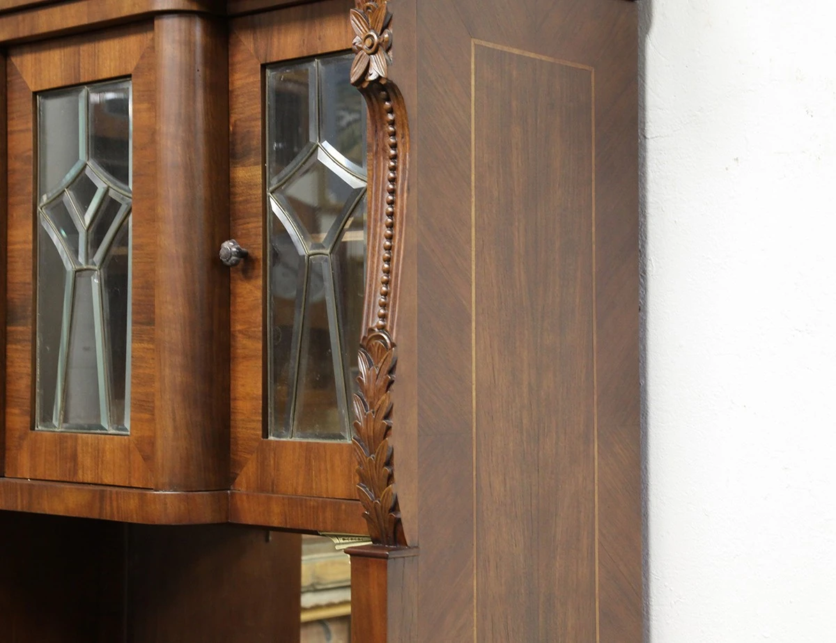 Реставрация орехового буфета