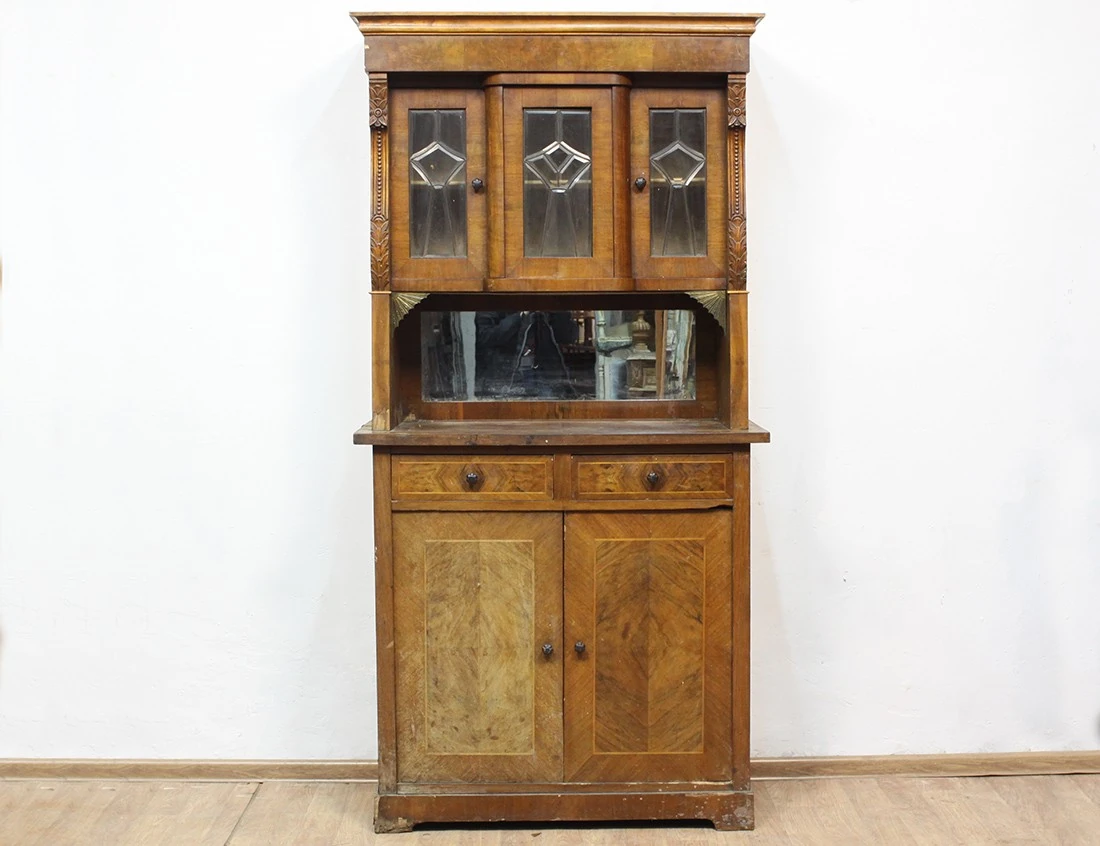 Реставрация орехового буфета