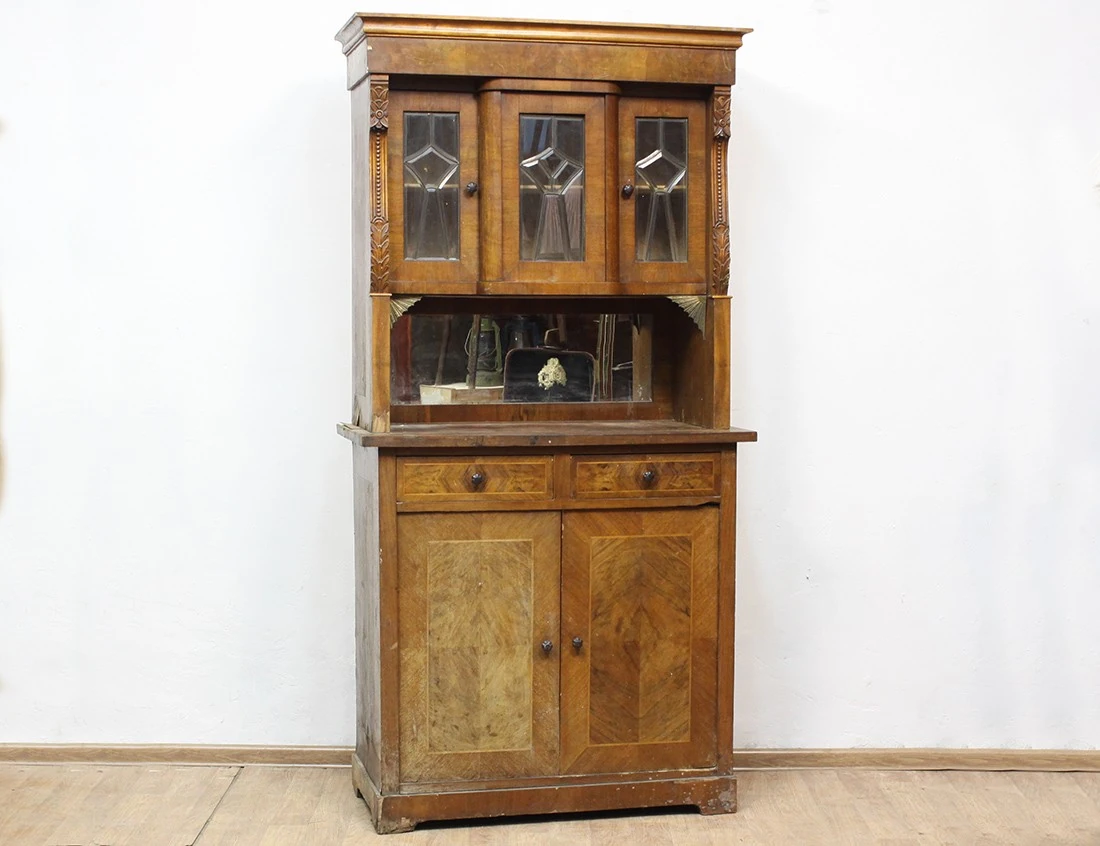 Реставрация орехового буфета