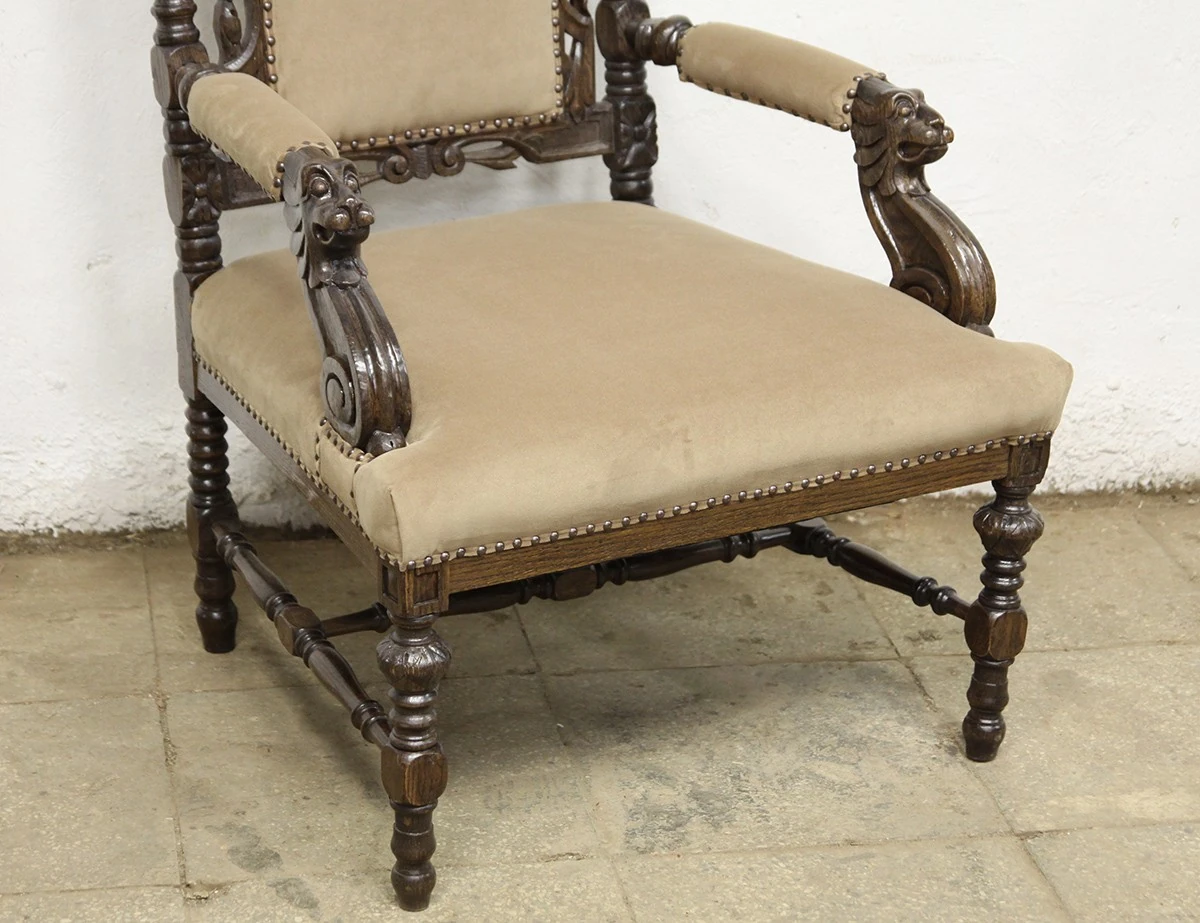 Реставрация антикварного кресла со львами