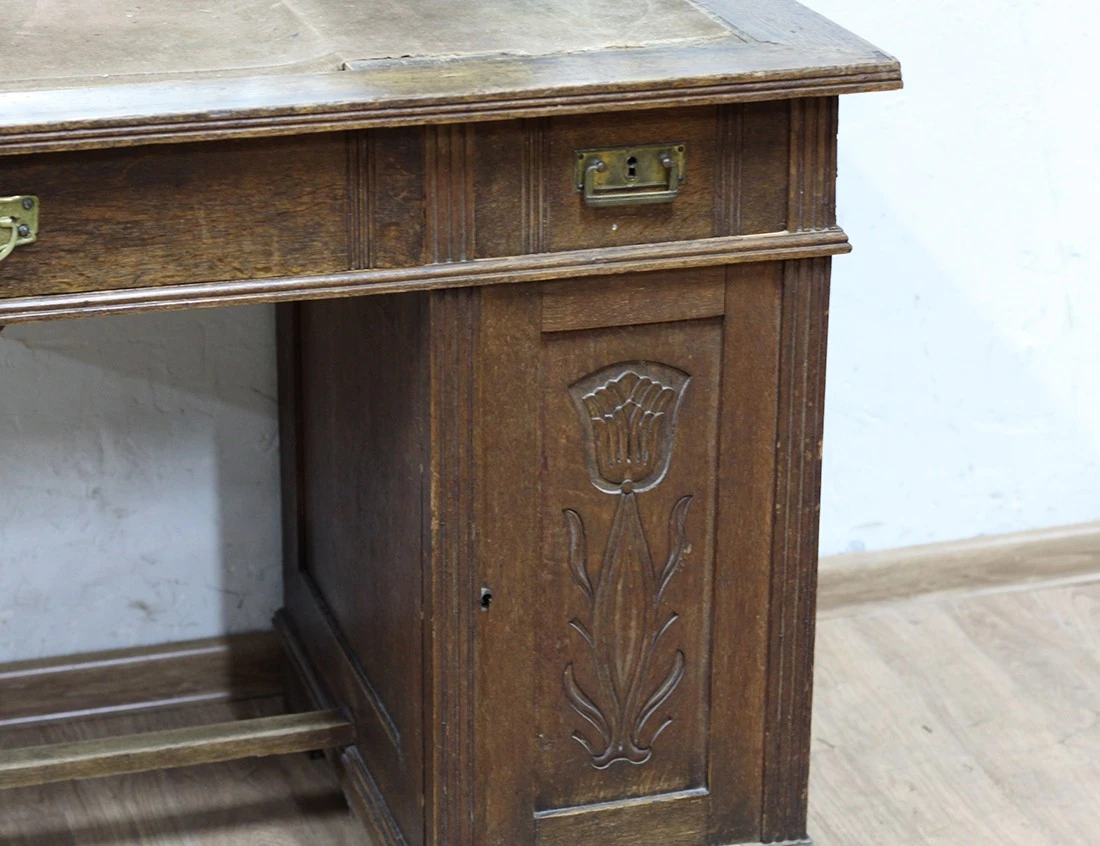 Реставрация дубового дамского столика модерн