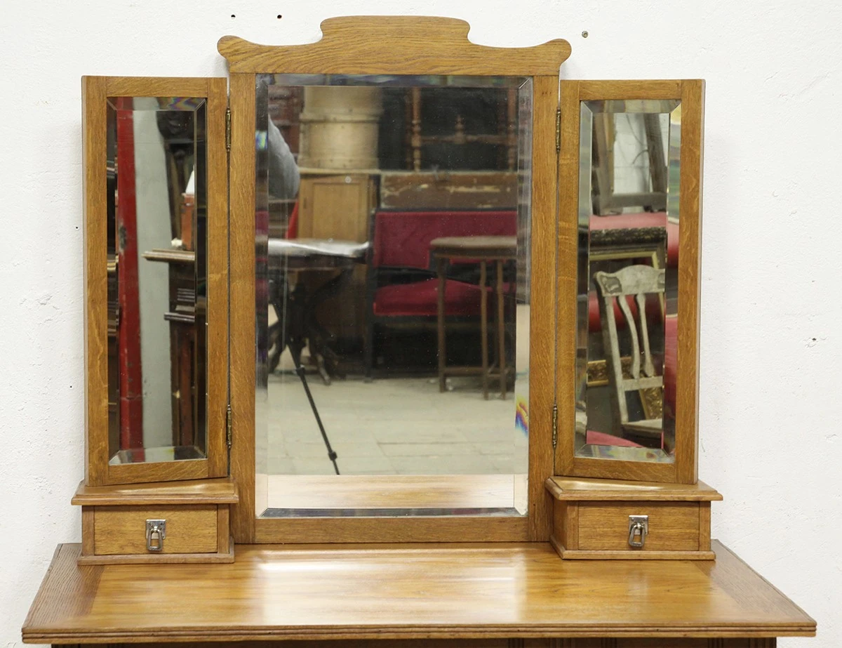 Реставрация дубового дамского столика модерн