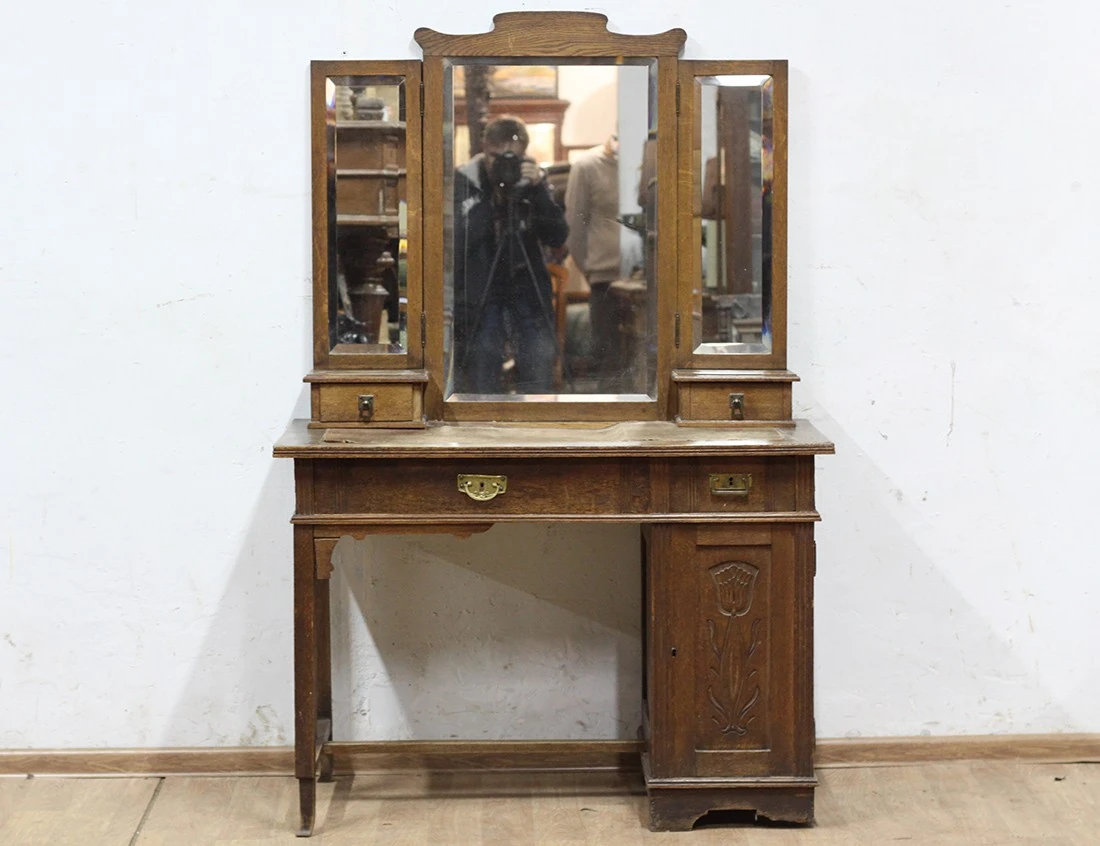 Реставрация дубового дамского столика модерн