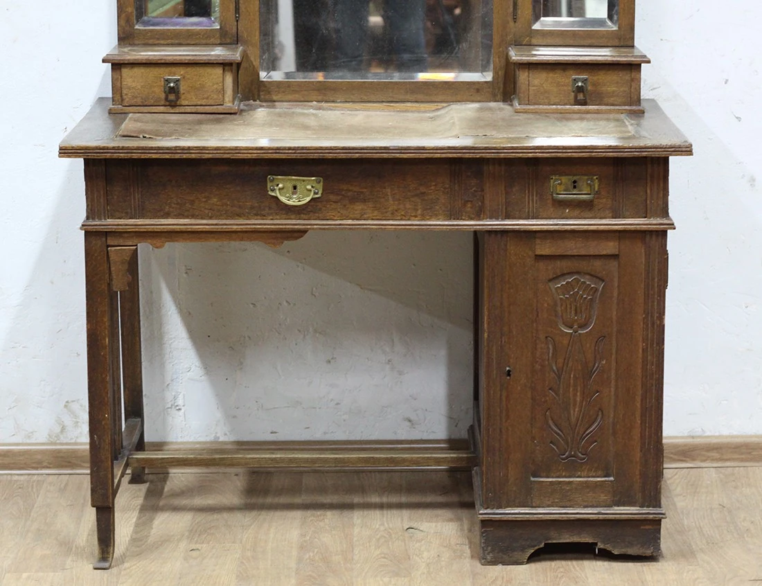 Реставрация дубового дамского столика модерн