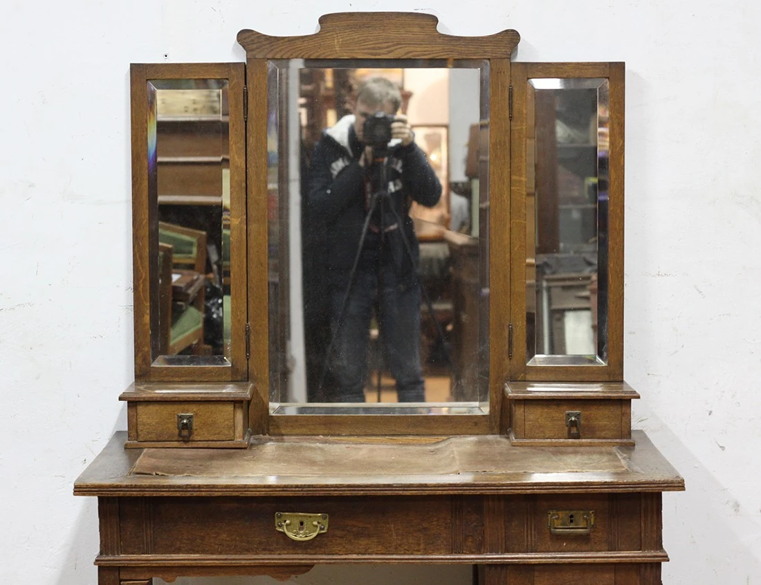 Реставрация дубового дамского столика модерн