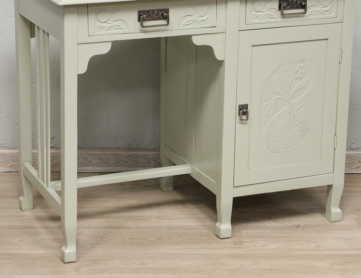 Реставрация письменного стола