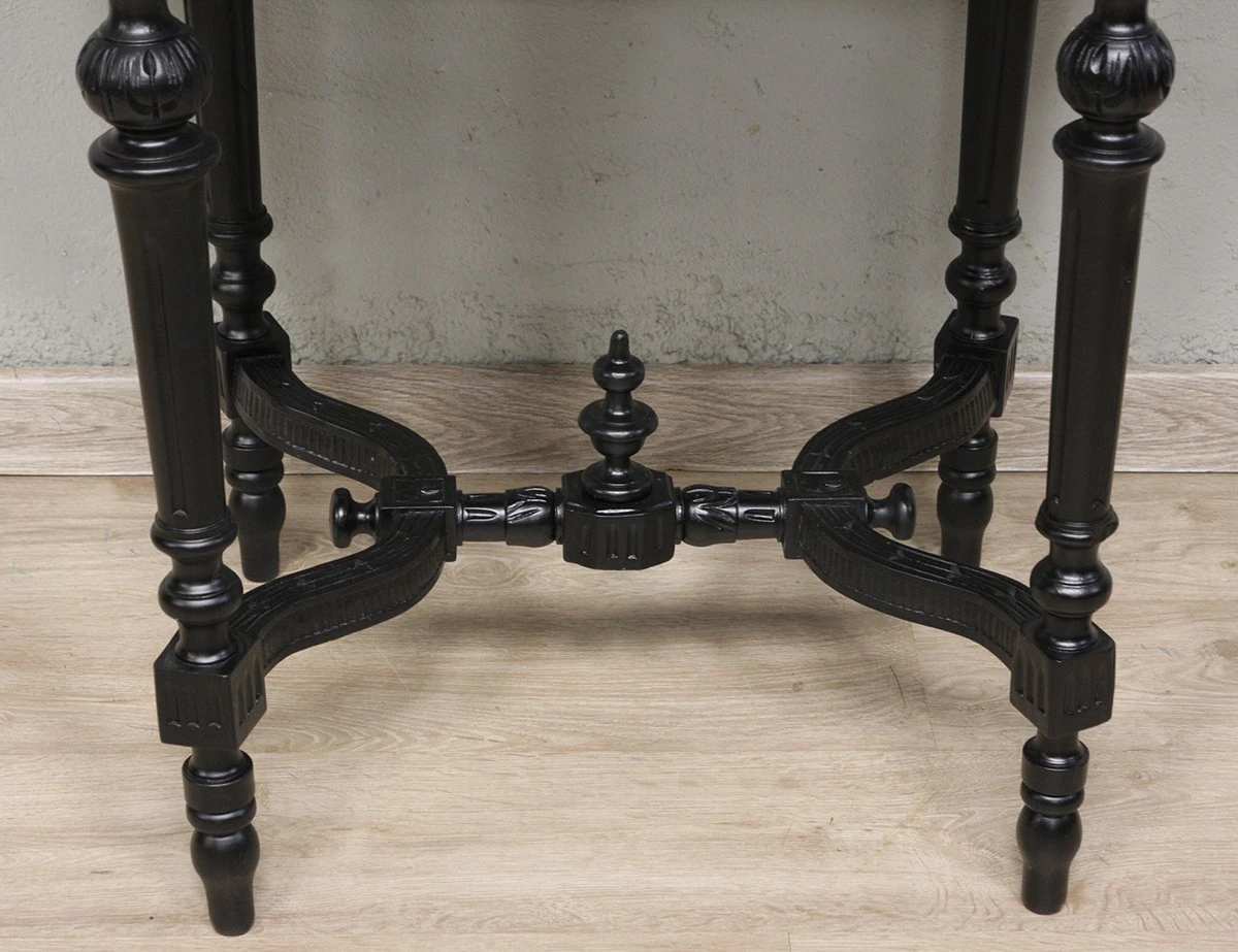 Реставрация гостиного стола 19 века