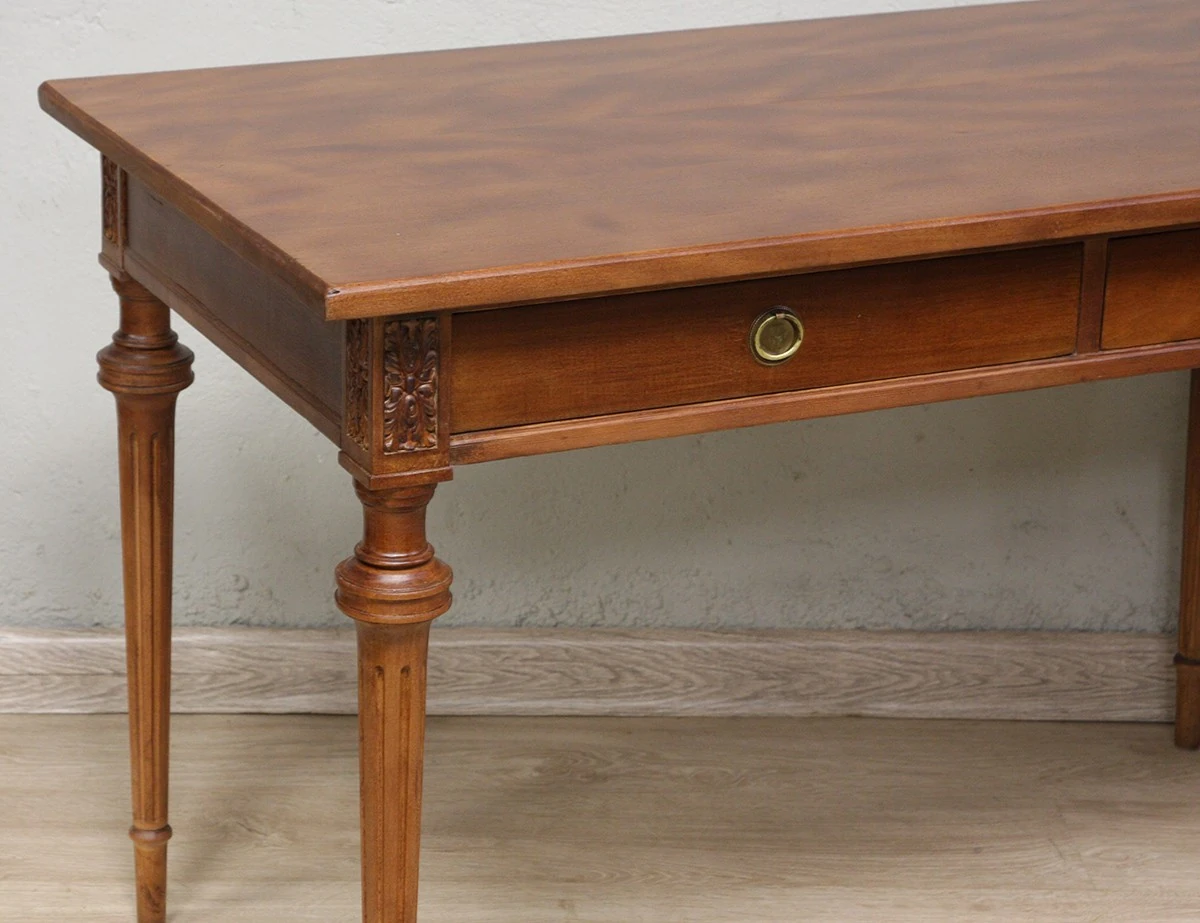 Реставрация антикварного письменного стола