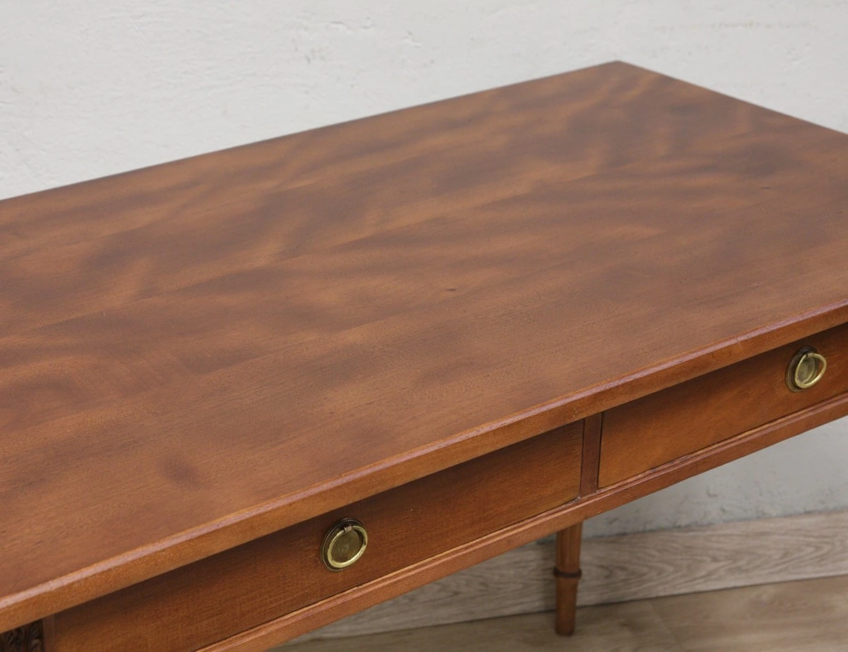 Реставрация антикварного письменного стола