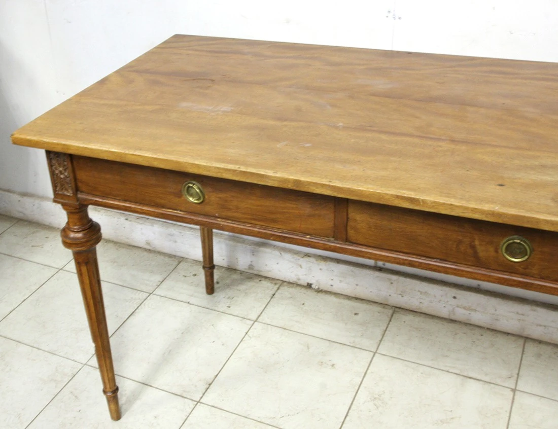 Реставрация антикварного письменного стола