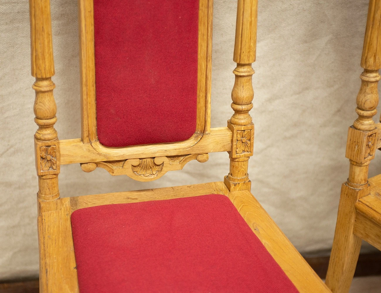 Реставрация пары дубовых стульев 19 века