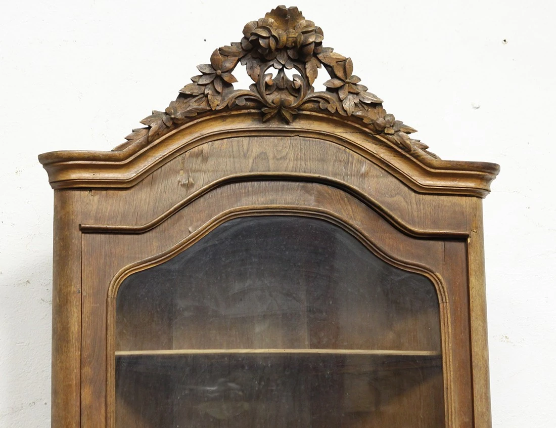 Реставрация антикварной угловой горки