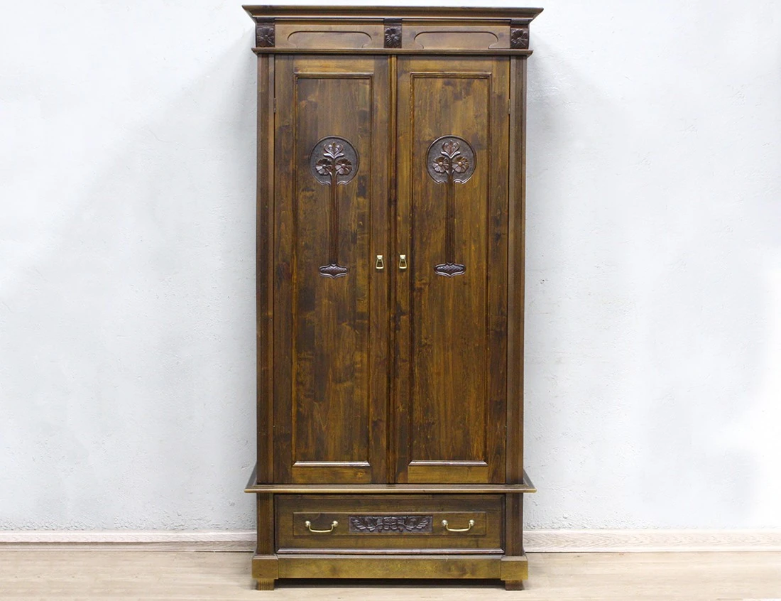 Реставрация платяного шкафа