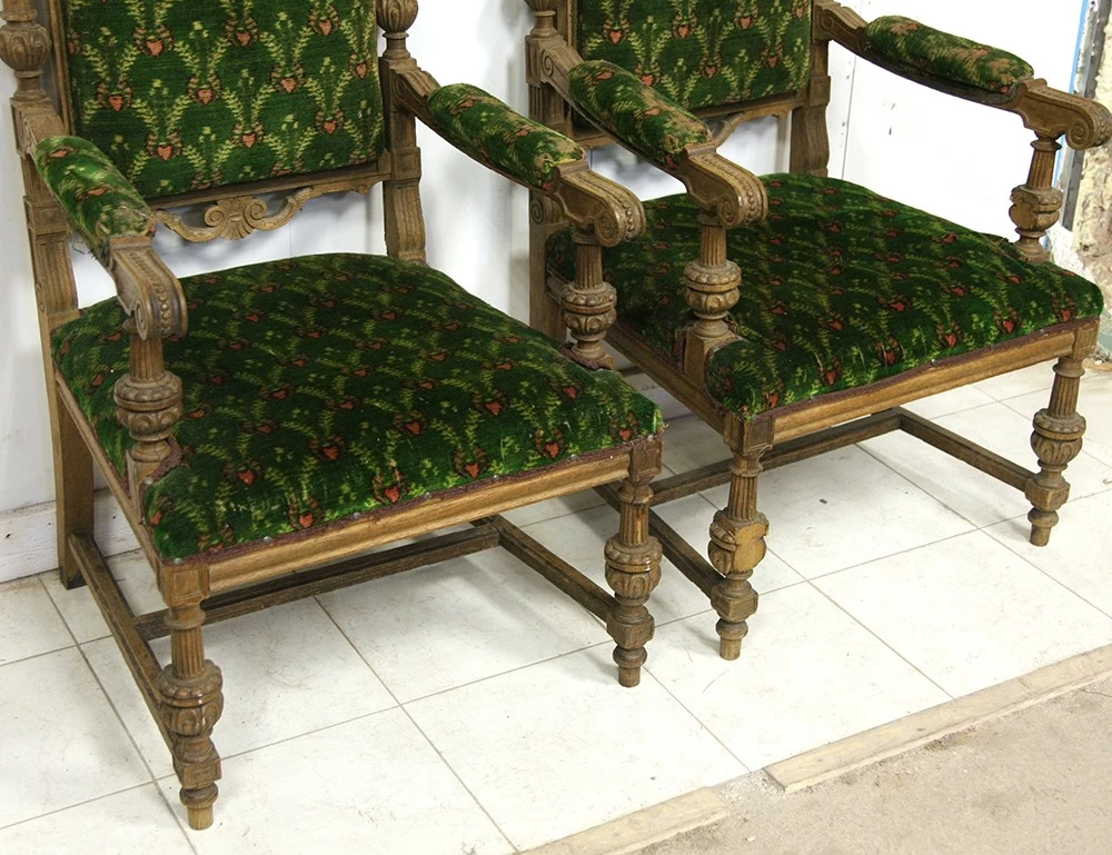 Реставрация пары дубовых кресел