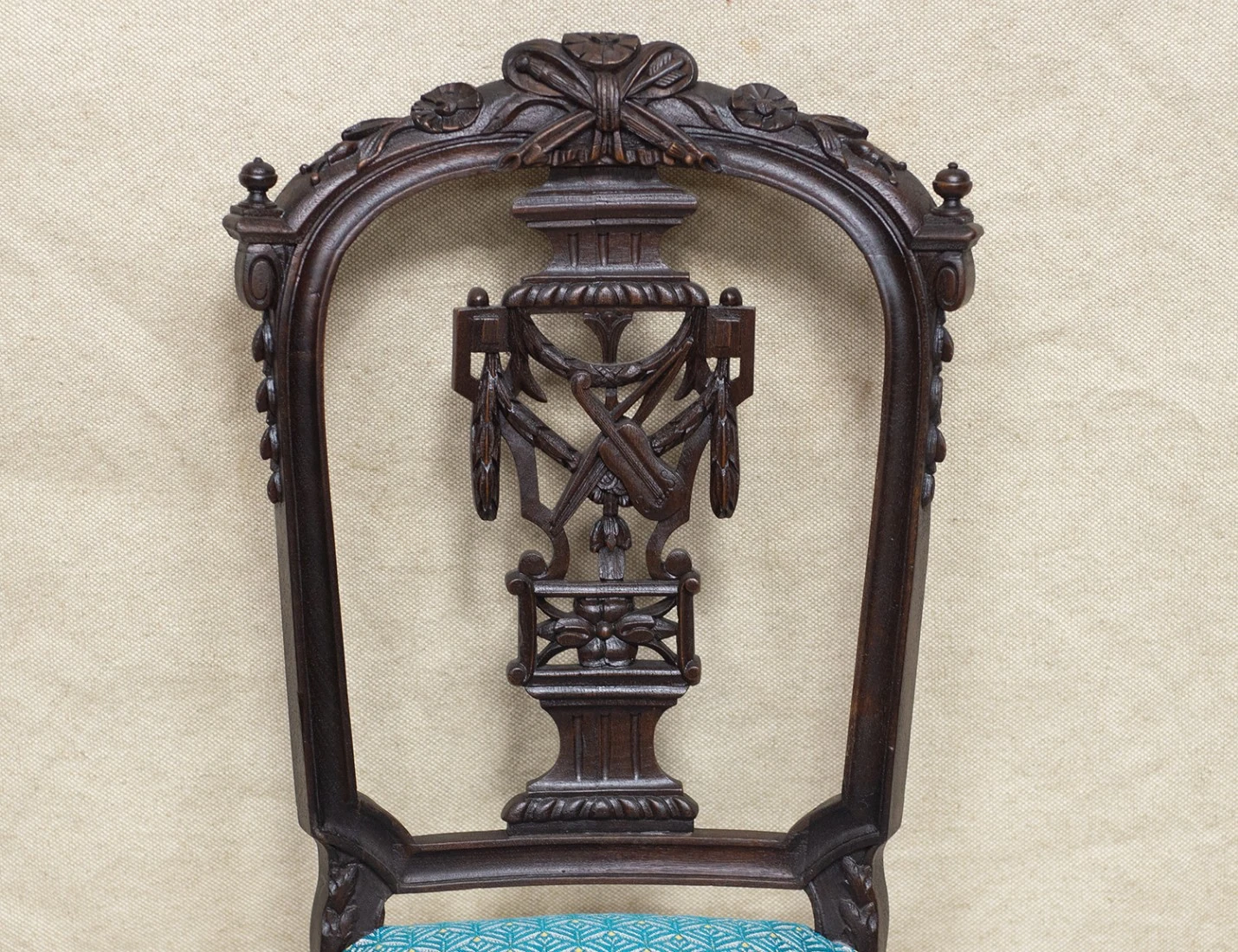 Реставрация антикварного стула 19 века