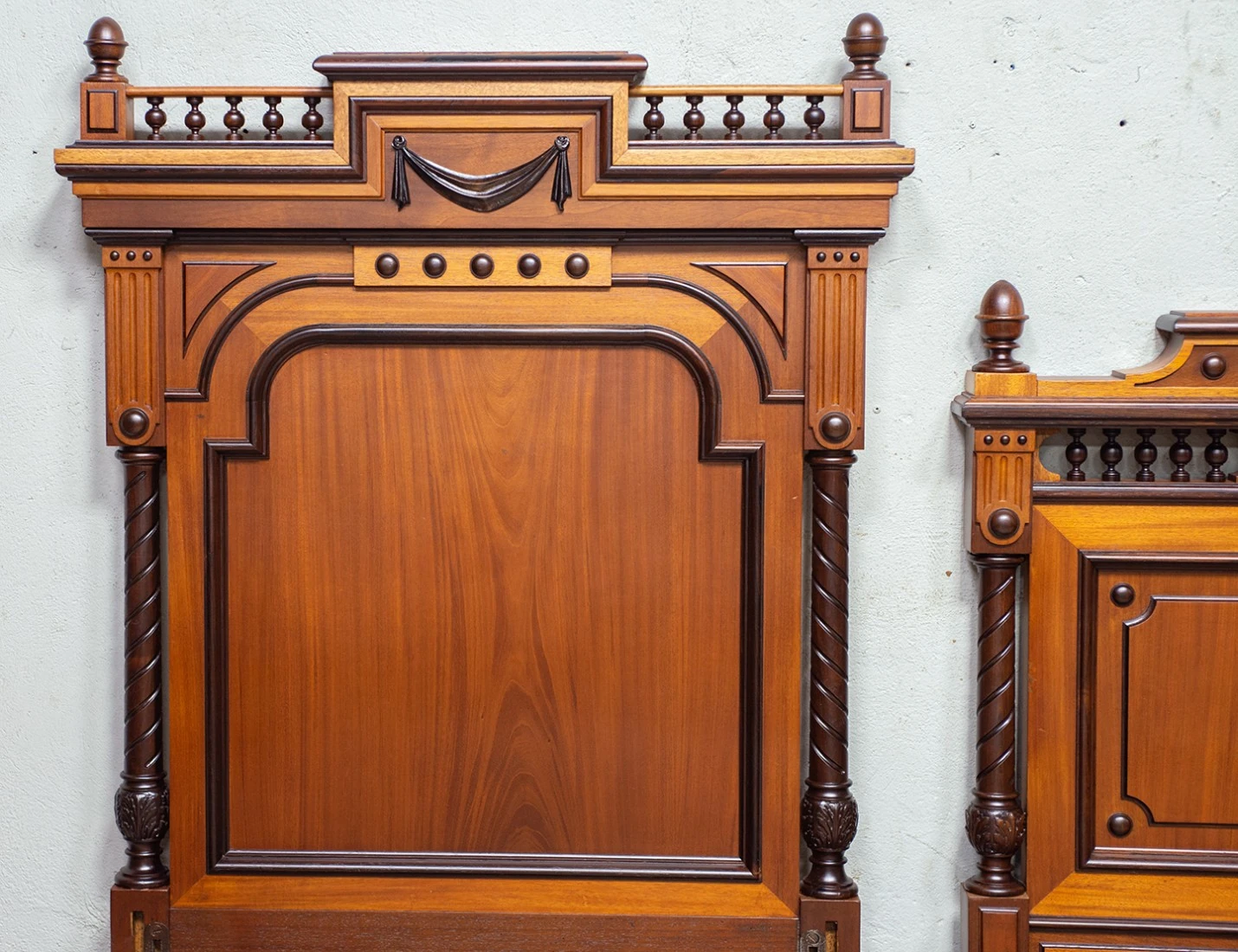 Реставрация антикварной кровати 19 века