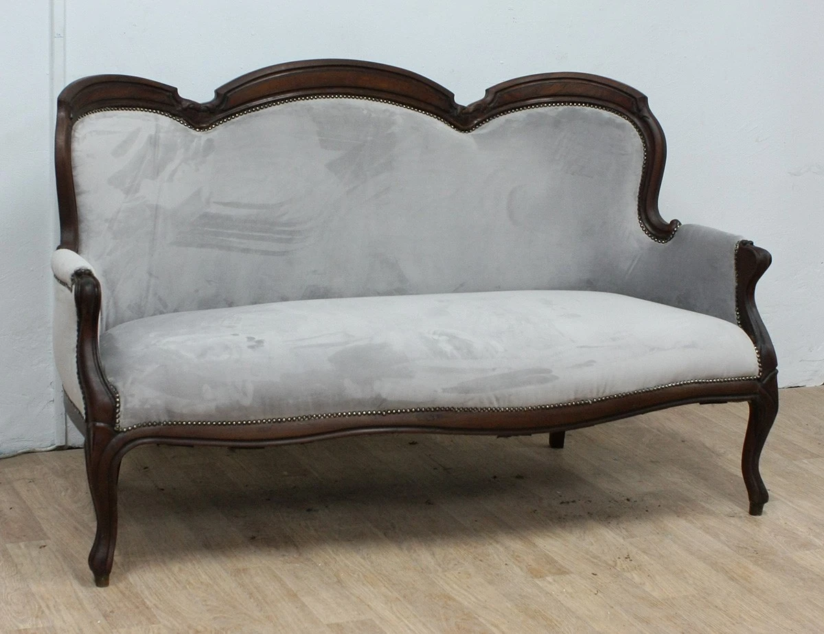 Реставрация гостиного дивана