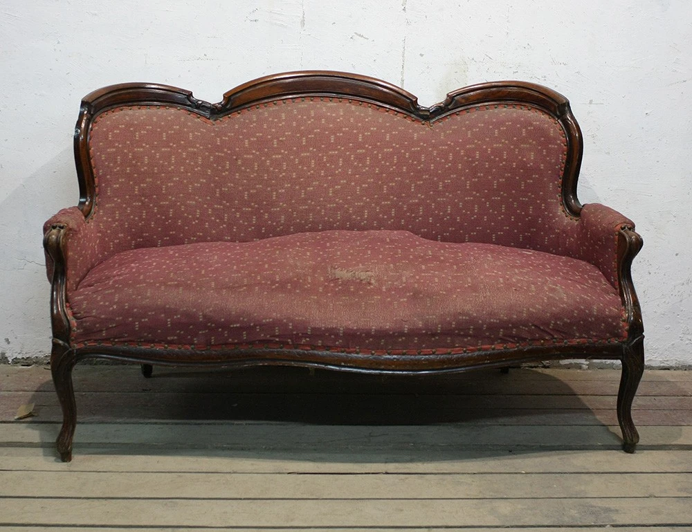 Реставрация гостиного дивана