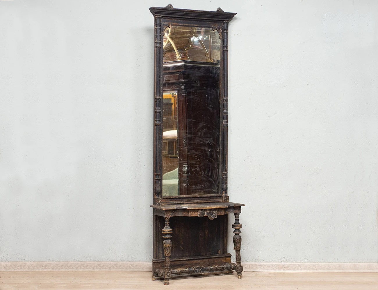 Реставрация простеночного зеркала 19 века