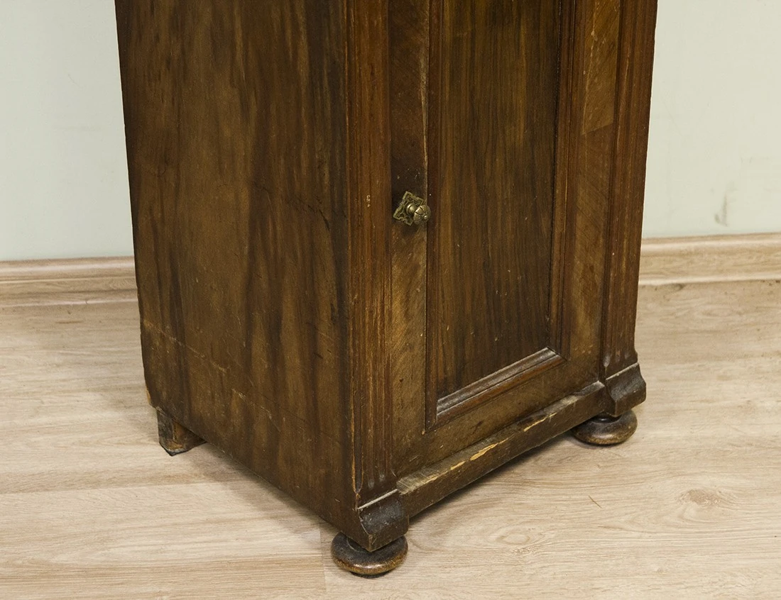 Реставрация прикроватной ореховой тумбы