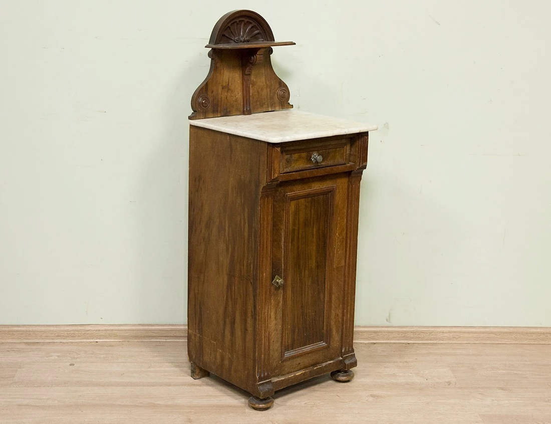 Реставрация прикроватной ореховой тумбы