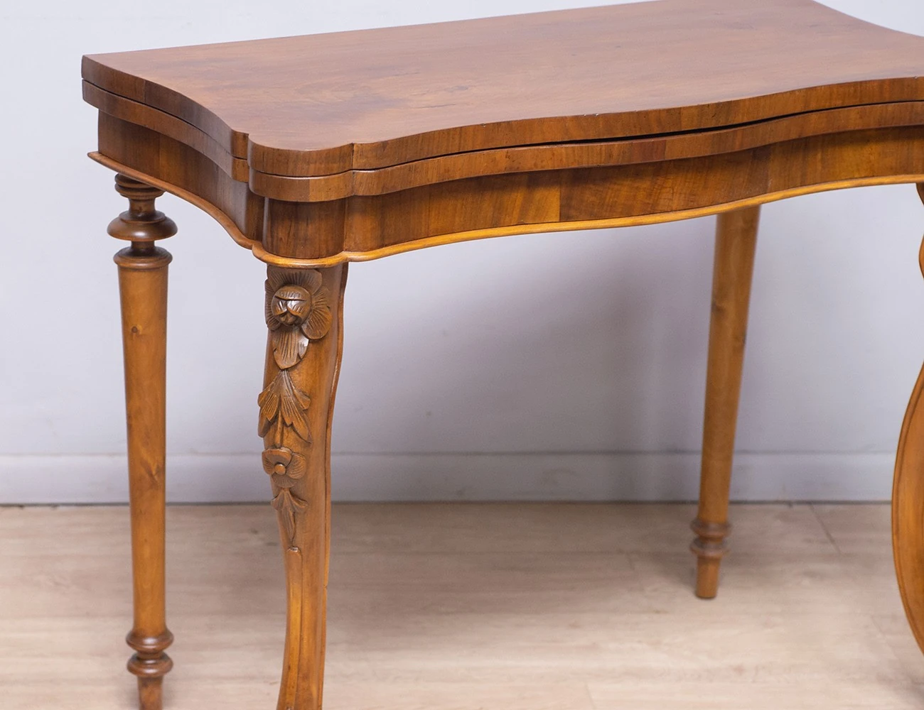 Реставрация антикварного ломберного столика