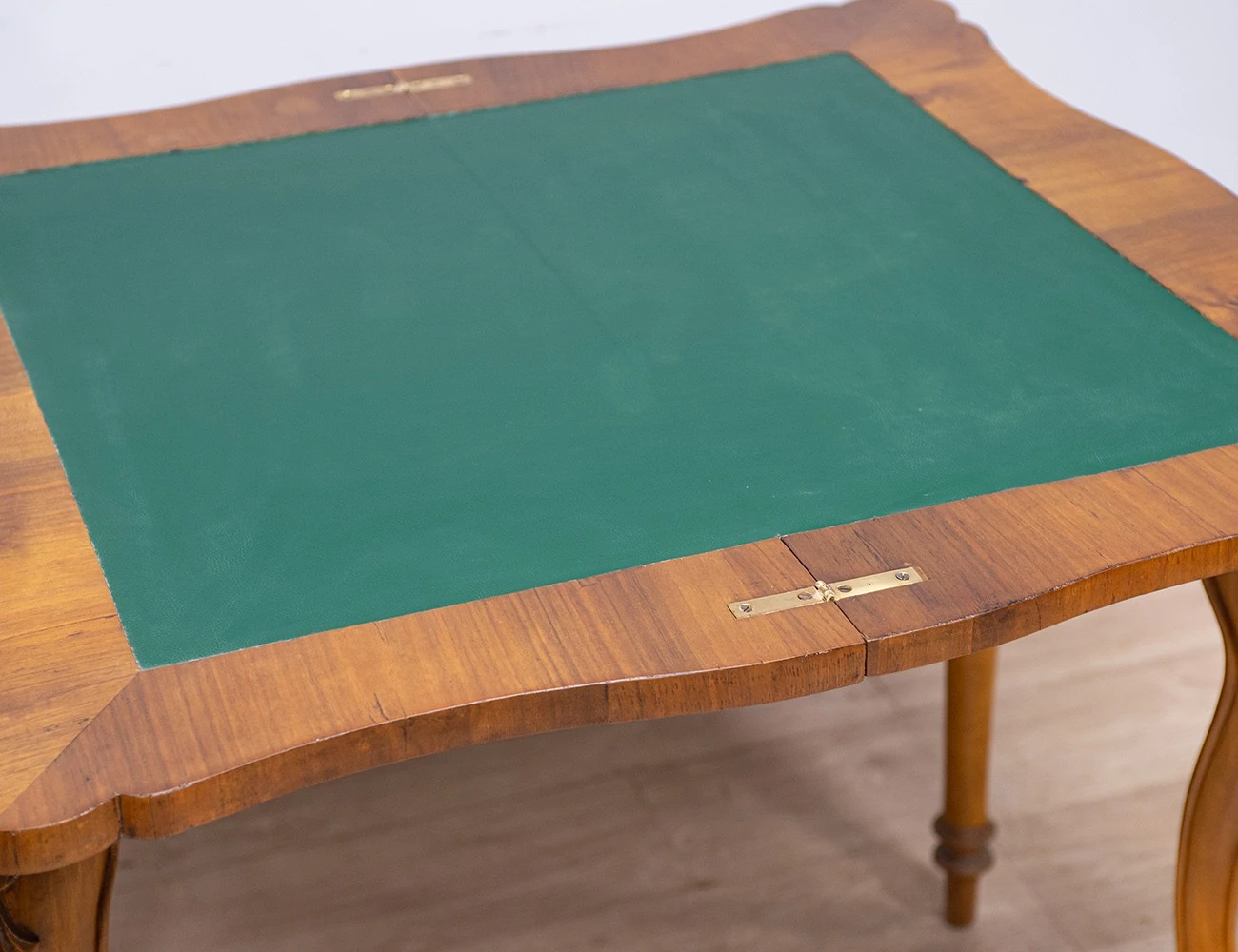 Реставрация антикварного ломберного столика