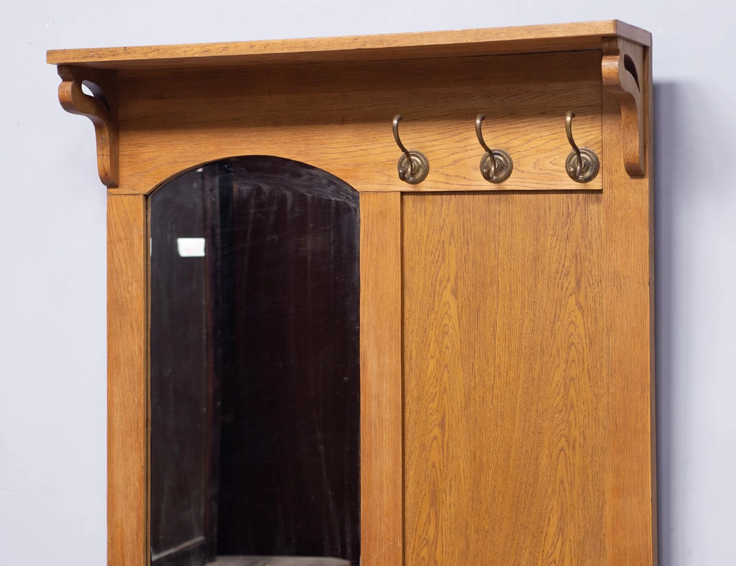 Реставрация старинной прихожей с зеркалом