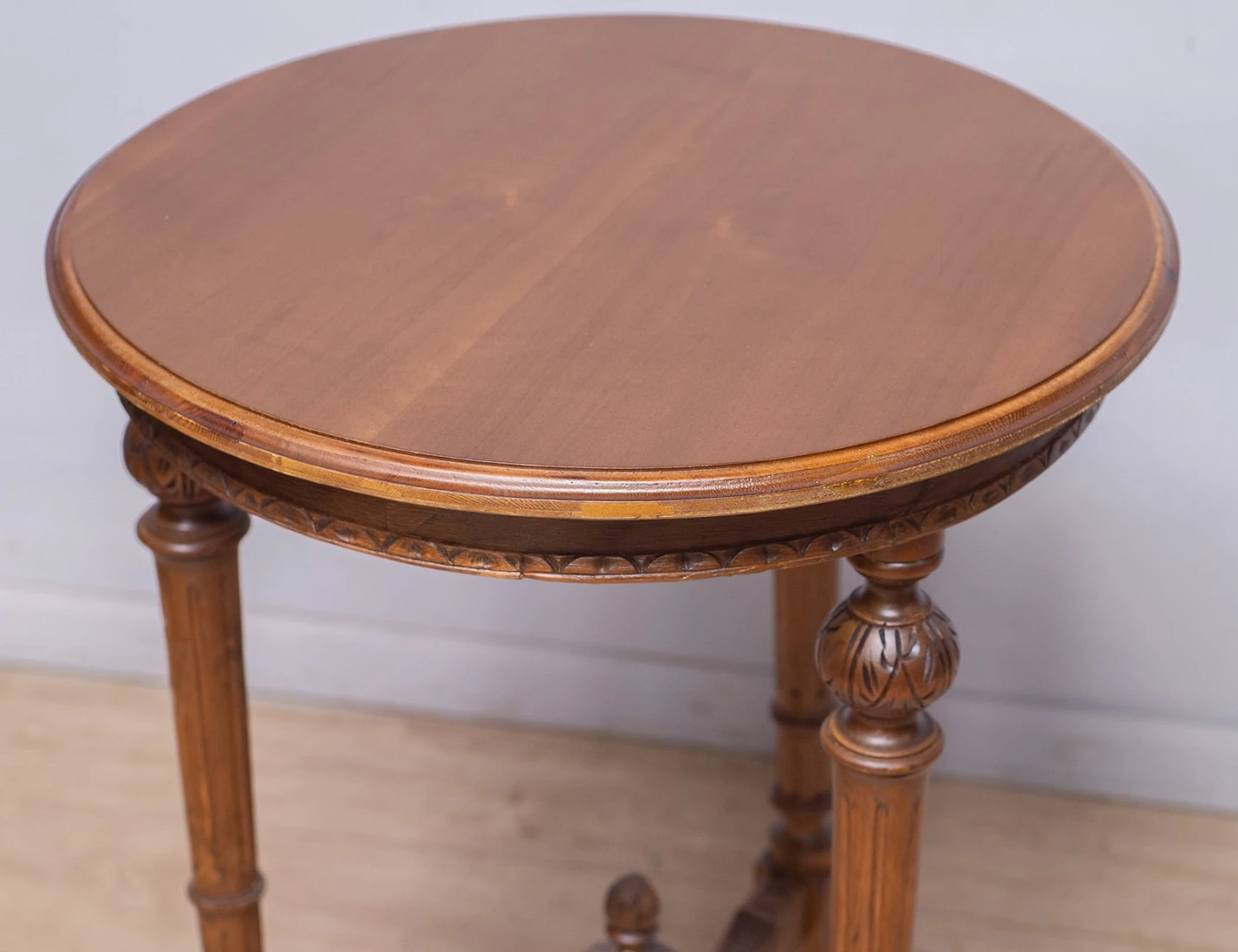 Реставрация антикварного столика 19 века