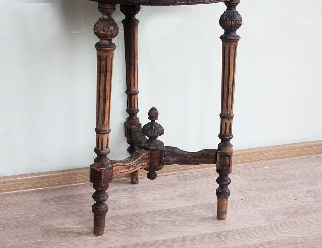 Реставрация антикварного столика 19 века