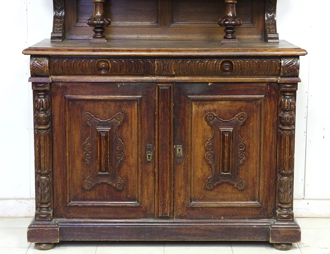 Реставрация антикварного дубового буфета