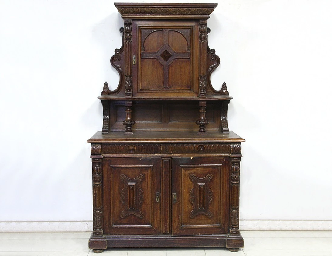 Реставрация антикварного дубового буфета