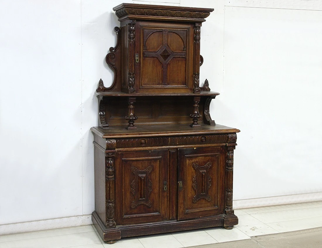 Реставрация антикварного дубового буфета