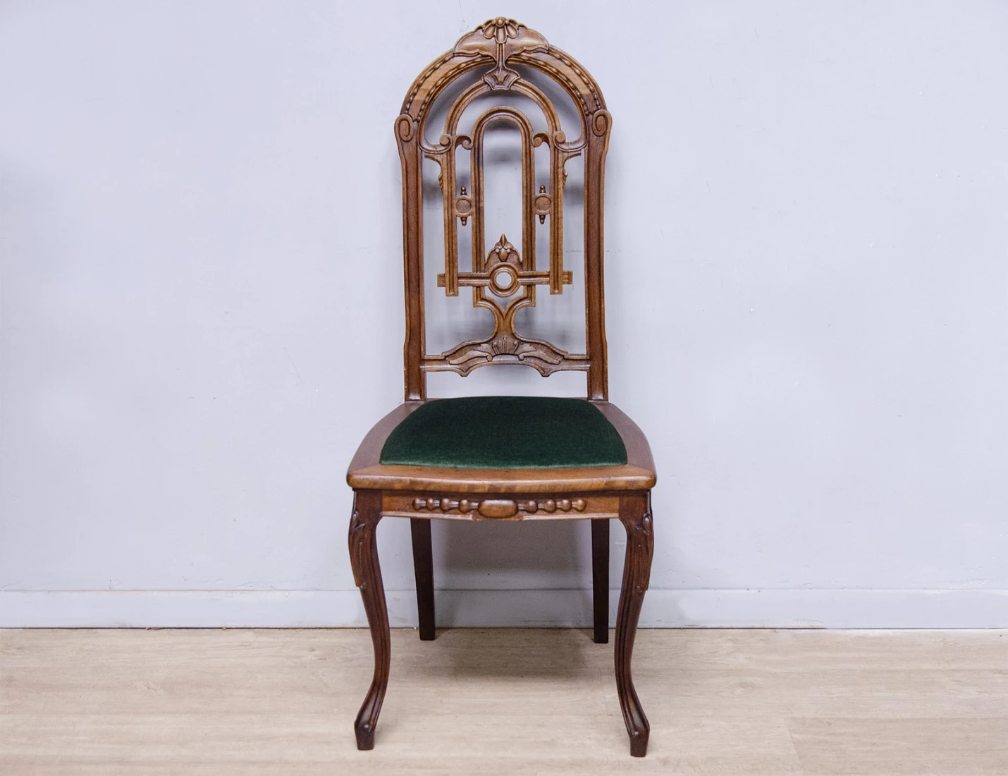 Реставрация антикварного стула