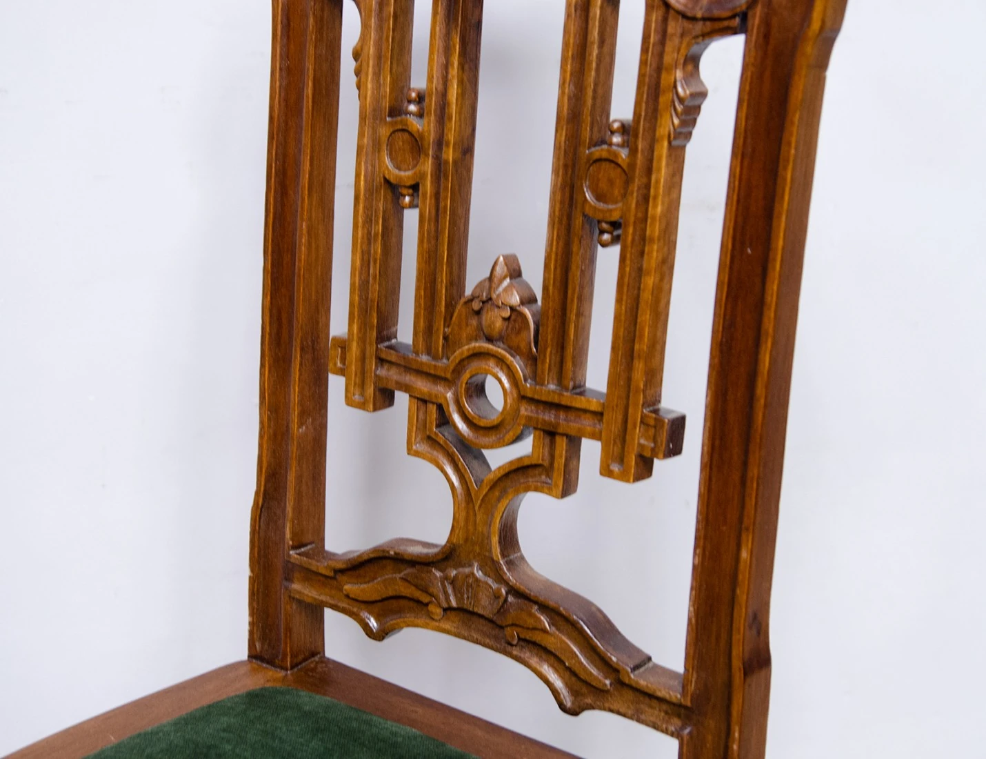 Реставрация антикварного стула