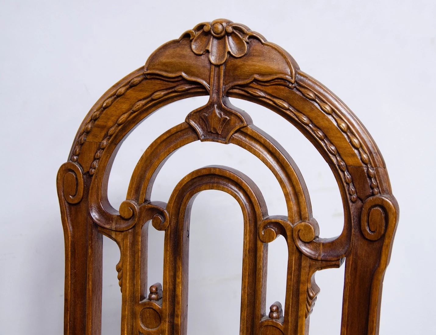 Реставрация антикварного стула