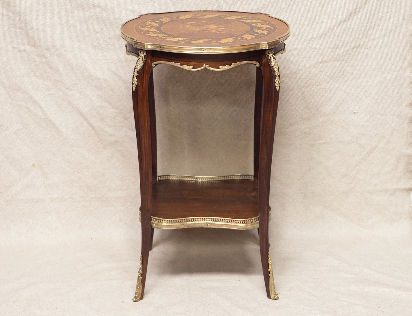 Реставрация антикварного столика с маркетри