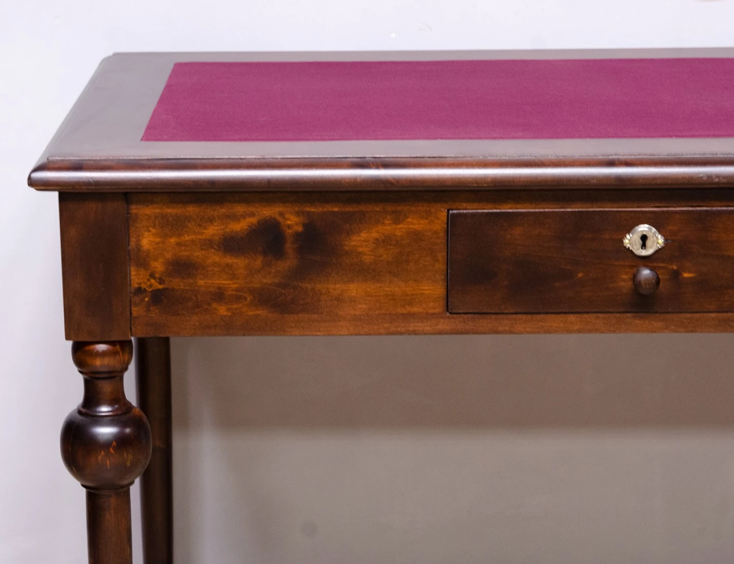 Реставрация старинного письменного стола