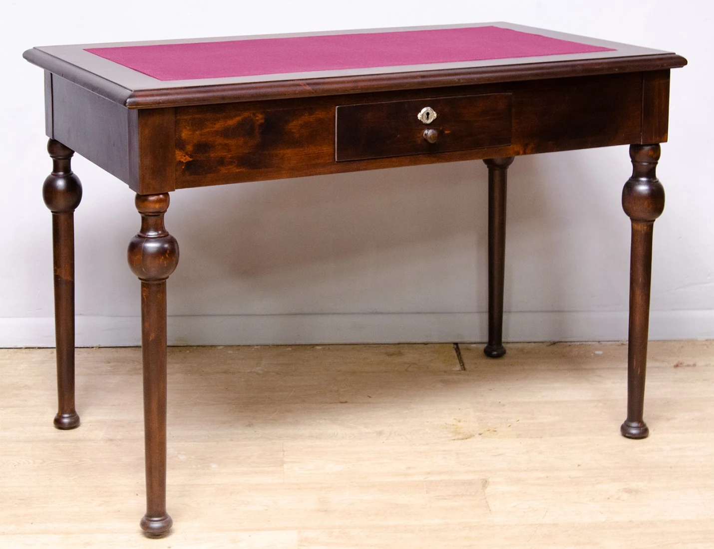 Реставрация старинного письменного стола