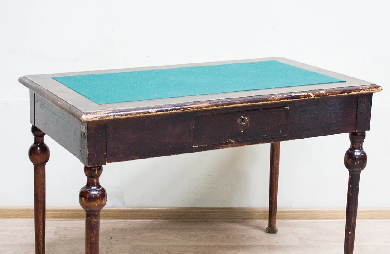 Реставрация старинного письменного стола