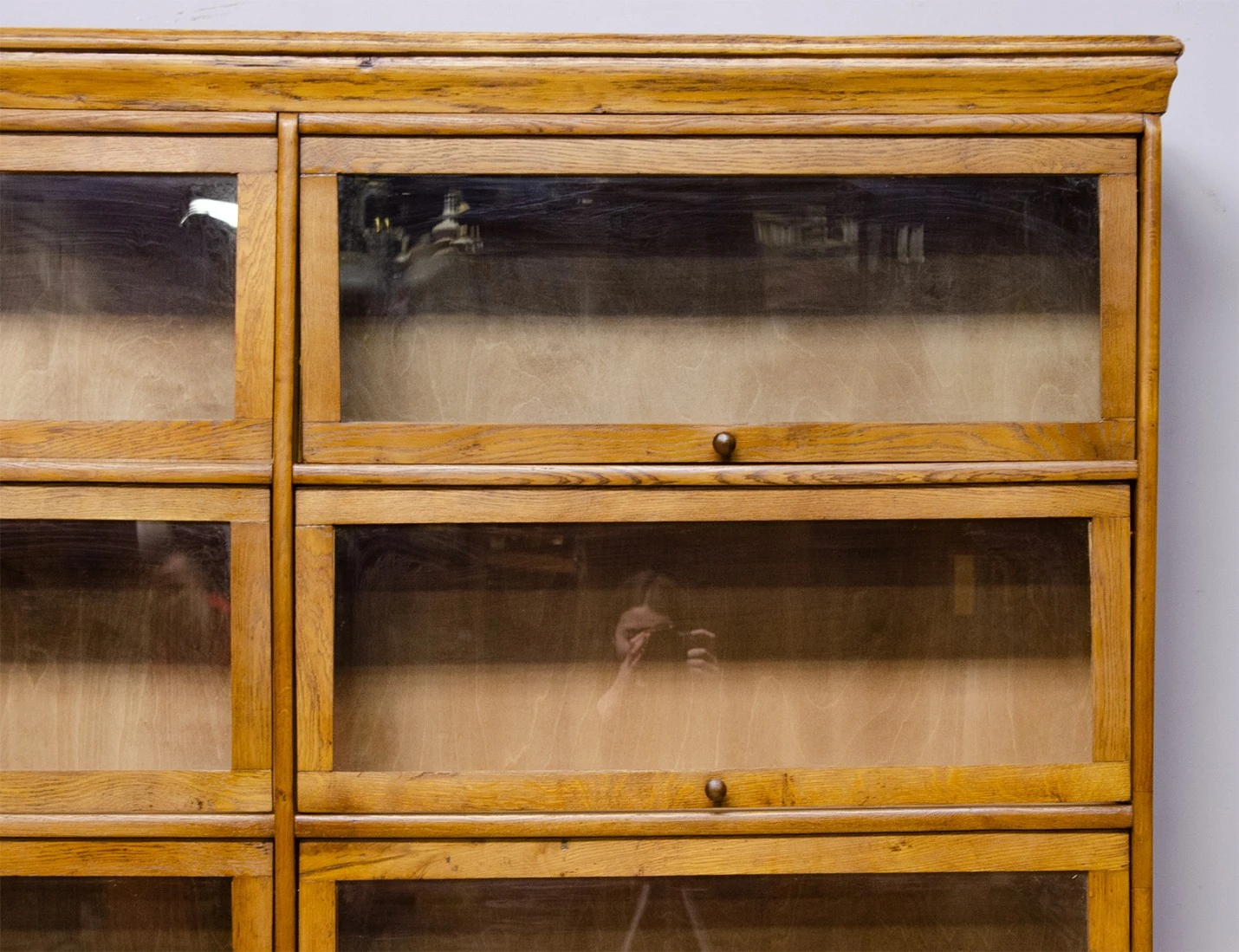 Реставрация старинных книжных полок