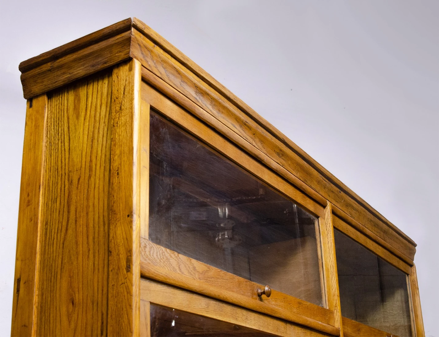 Реставрация старинных книжных полок